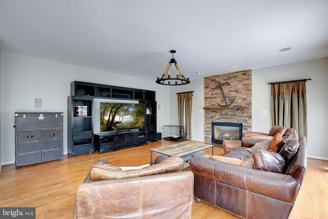 2407 LAWNDALE CT, Gambrills, MD 21054