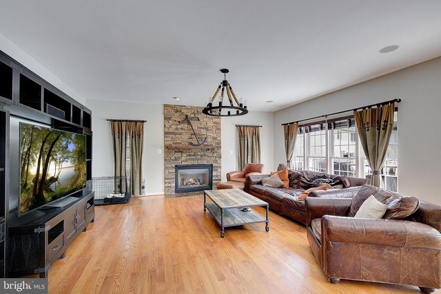 2407 LAWNDALE CT, Gambrills, MD 21054