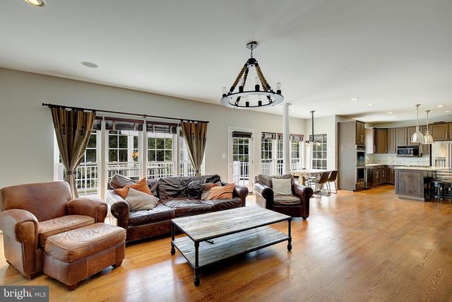 2407 LAWNDALE CT, Gambrills, MD 21054