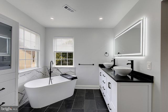 2407 LAWNDALE CT, Gambrills, MD 21054