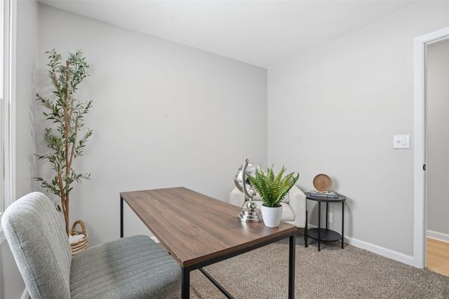 408 Jacolyn Drive NW, Cedar Rapids, IA 52405