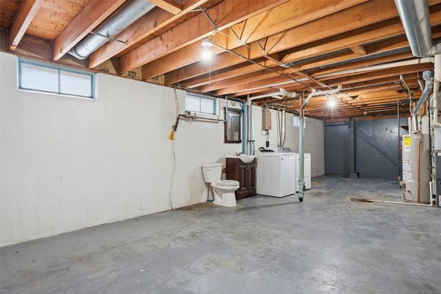 408 Jacolyn Drive NW, Cedar Rapids, IA 52405