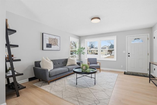 408 Jacolyn Drive NW, Cedar Rapids, IA 52405