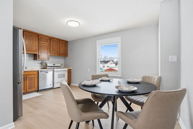 408 Jacolyn Drive NW, Cedar Rapids, IA 52405