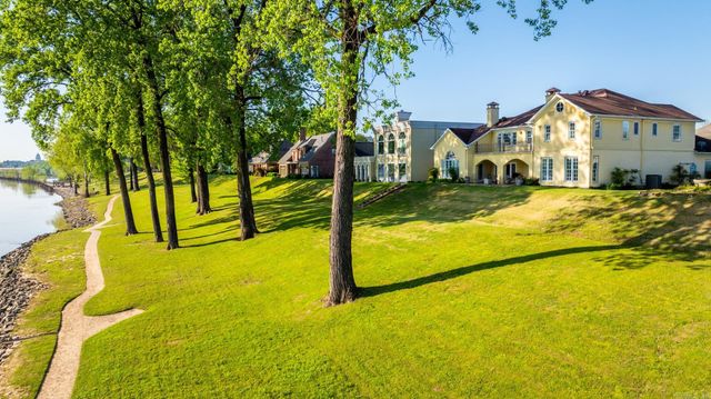 2015 Canal Pointe, Little Rock, AR 72202