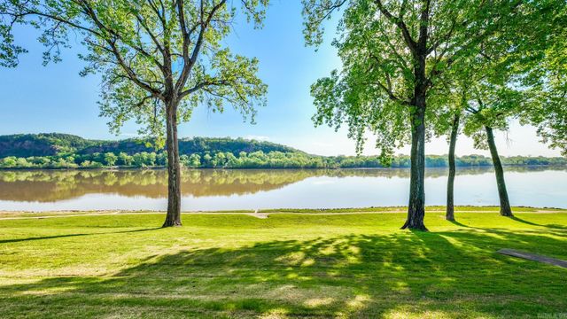 2015 Canal Pointe, Little Rock, AR 72202