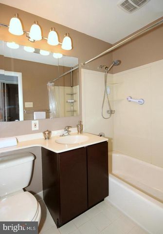 4700 PLAYFIELD ST, Annandale, VA 22003