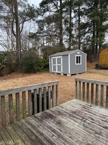 803 Leach Avenue, Thomasville, NC 27360