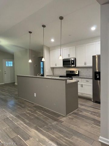 803 Leach Avenue, Thomasville, NC 27360