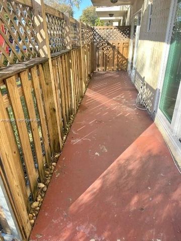 8550 SW 109th Ave 5-110, Miami, FL 33173