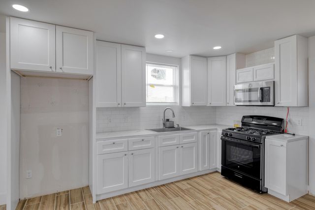 1601 County Road 466, Elgin, TX 78621