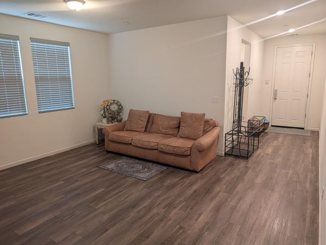 3211 Lennon Way, Stockton, CA 95212