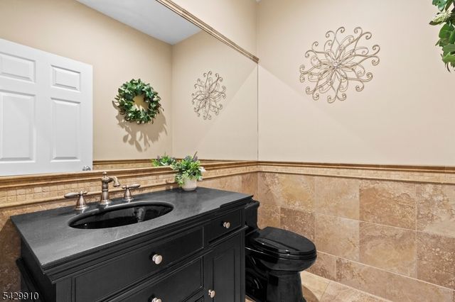 7 Bridget Way, Byram Twp., NJ 07871