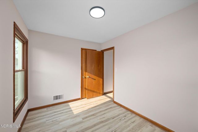5837 Seaman Road, Oregon, OH 43616