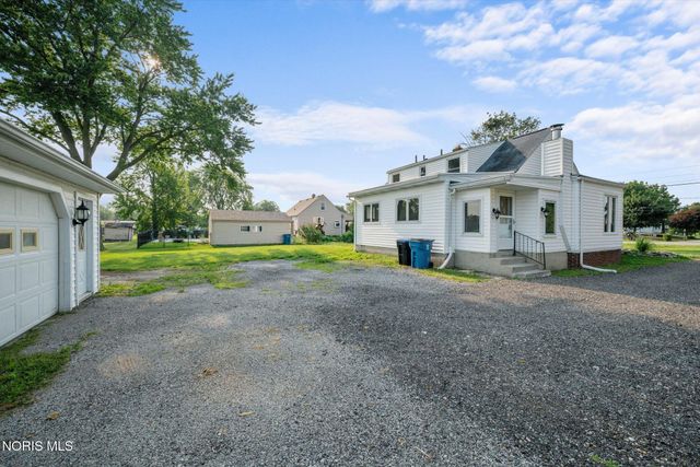 5837 Seaman Road, Oregon, OH 43616