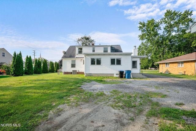 5837 Seaman Road, Oregon, OH 43616