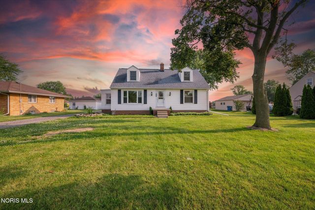 5837 Seaman Road, Oregon, OH 43616