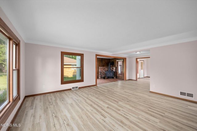 5837 Seaman Road, Oregon, OH 43616