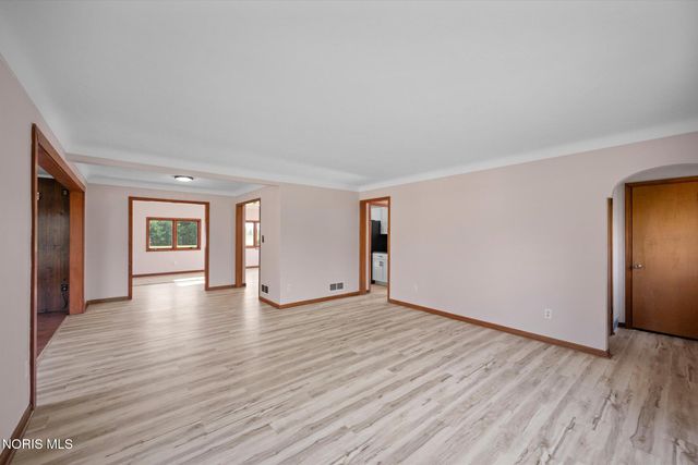 5837 Seaman Road, Oregon, OH 43616