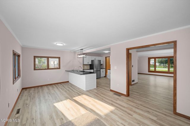 5837 Seaman Road, Oregon, OH 43616