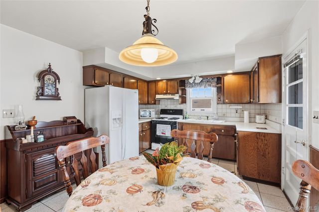 115 Winfred Avenue, Yonkers, NY 10704