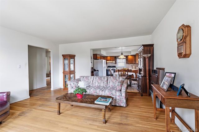 115 Winfred Avenue, Yonkers, NY 10704