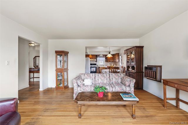 115 Winfred Avenue, Yonkers, NY 10704