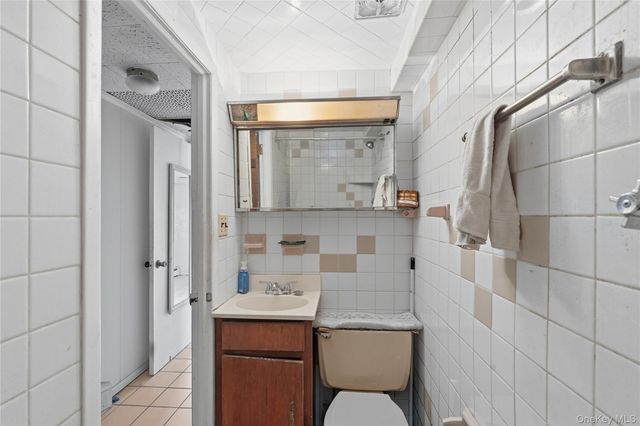 115 Winfred Avenue, Yonkers, NY 10704