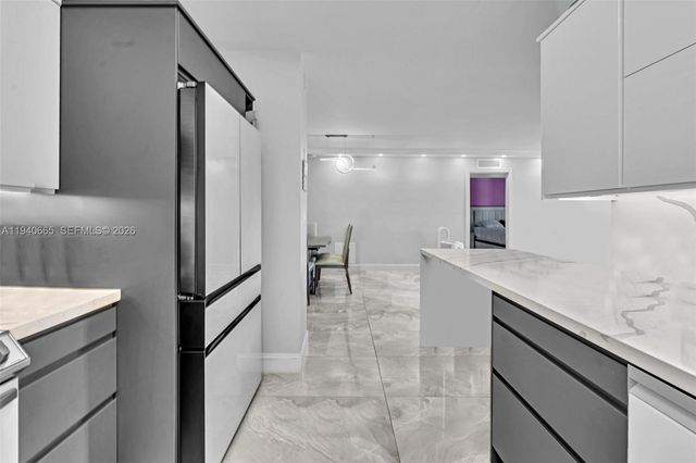 3530 Mystic Pointe Dr 411, Aventura, FL 33180