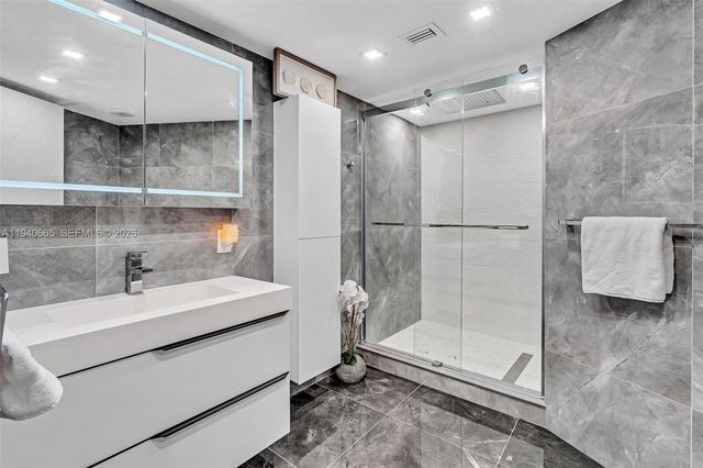 3530 Mystic Pointe Dr 411, Aventura, FL 33180