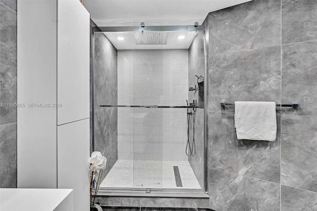 3530 Mystic Pointe Dr 411, Aventura, FL 33180