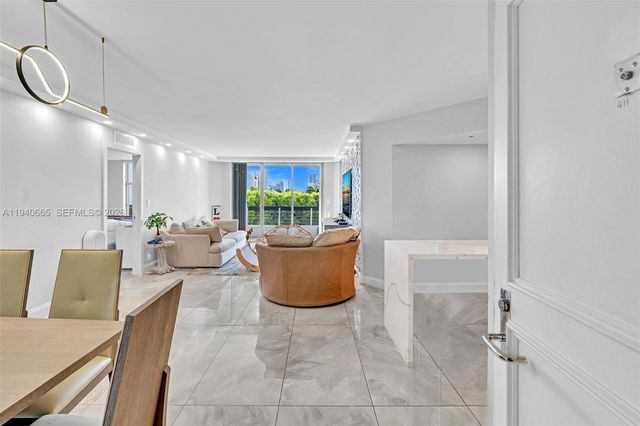 3530 Mystic Pointe Dr 411, Aventura, FL 33180