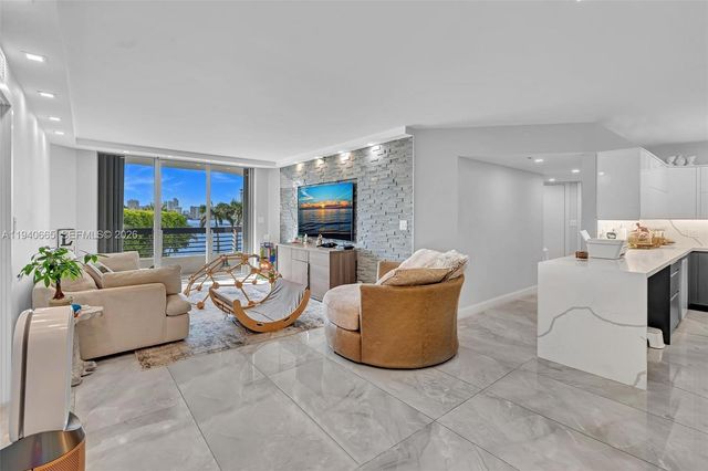 3530 Mystic Pointe Dr 411, Aventura, FL 33180