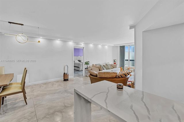 3530 Mystic Pointe Dr 411, Aventura, FL 33180