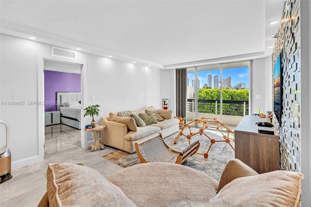 3530 Mystic Pointe Dr 411, Aventura, FL 33180