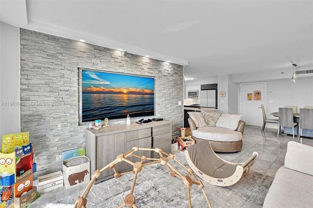 3530 Mystic Pointe Dr 411, Aventura, FL 33180