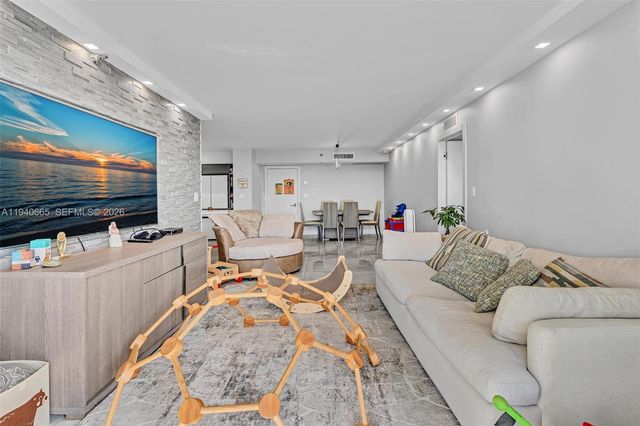 3530 Mystic Pointe Dr 411, Aventura, FL 33180