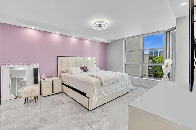 3530 Mystic Pointe Dr 411, Aventura, FL 33180