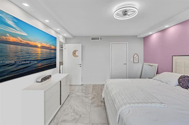 3530 Mystic Pointe Dr 411, Aventura, FL 33180