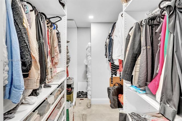 3530 Mystic Pointe Dr 411, Aventura, FL 33180