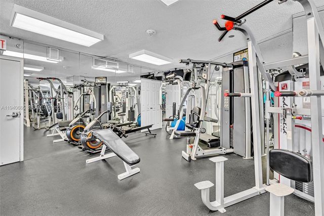 3530 Mystic Pointe Dr 411, Aventura, FL 33180