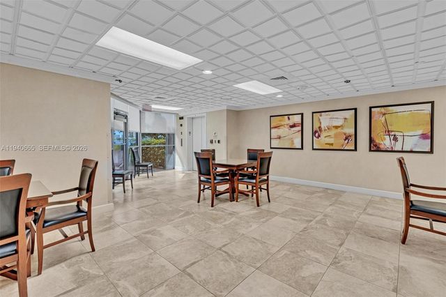 3530 Mystic Pointe Dr 411, Aventura, FL 33180