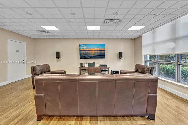 3530 Mystic Pointe Dr 411, Aventura, FL 33180