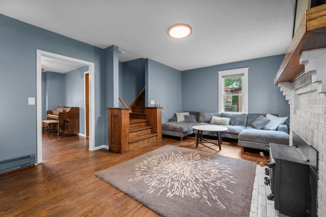 220 4th Avenue E, Shakopee, MN 55379