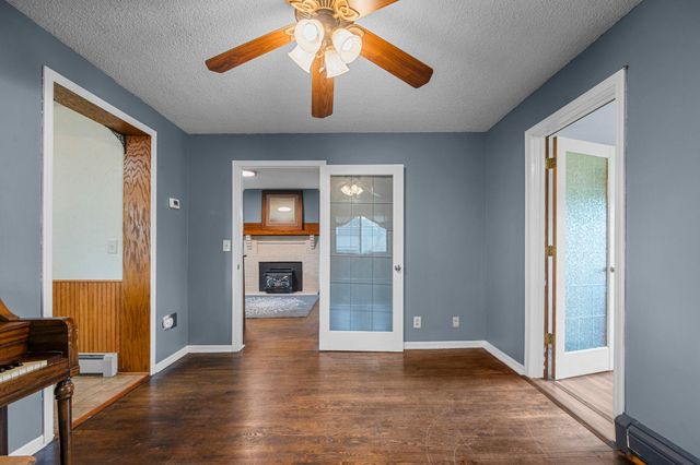 220 4th Avenue E, Shakopee, MN 55379