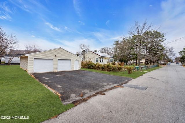 1333 3rd Avenue, Toms River, NJ 08757