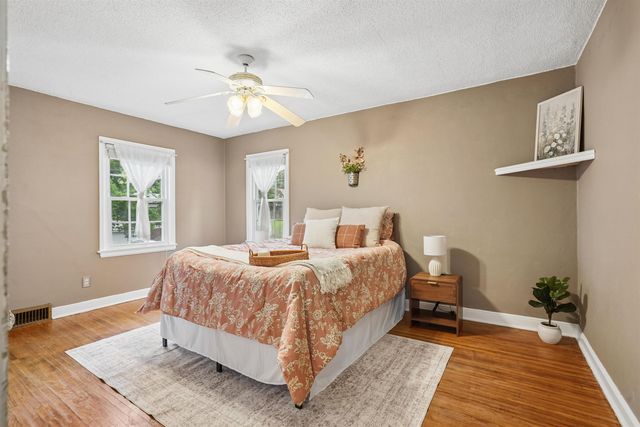 164 Lovejoy Avenue, Waterloo, IA 50701