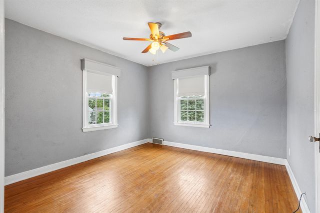 164 Lovejoy Avenue, Waterloo, IA 50701
