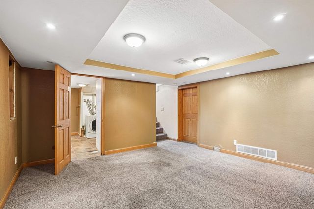 164 Lovejoy Avenue, Waterloo, IA 50701