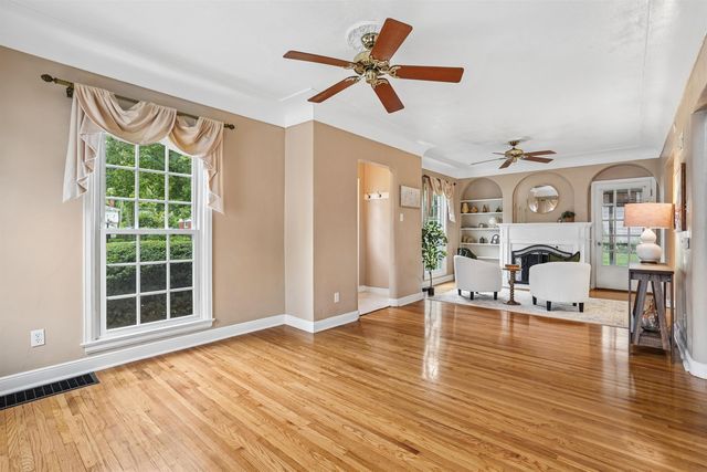 164 Lovejoy Avenue, Waterloo, IA 50701